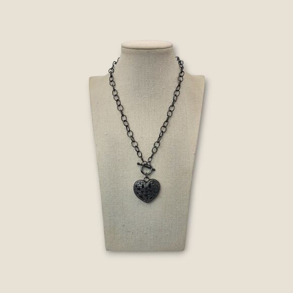 Victorian Revival Dark Heart Antique Metal Filigree Pendant Art Deco Vibe - Picture 7 of 8